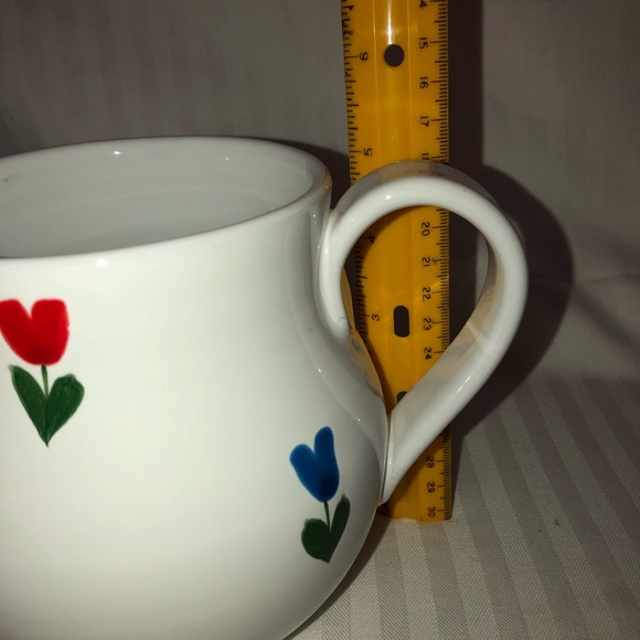 Small vintage Italian Pitcher white with hand painted tulips red/blue/yellow - Picture 12 of 12